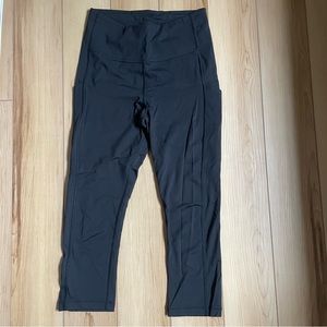 Athleta Ultimate Stash Pocket Capris - S